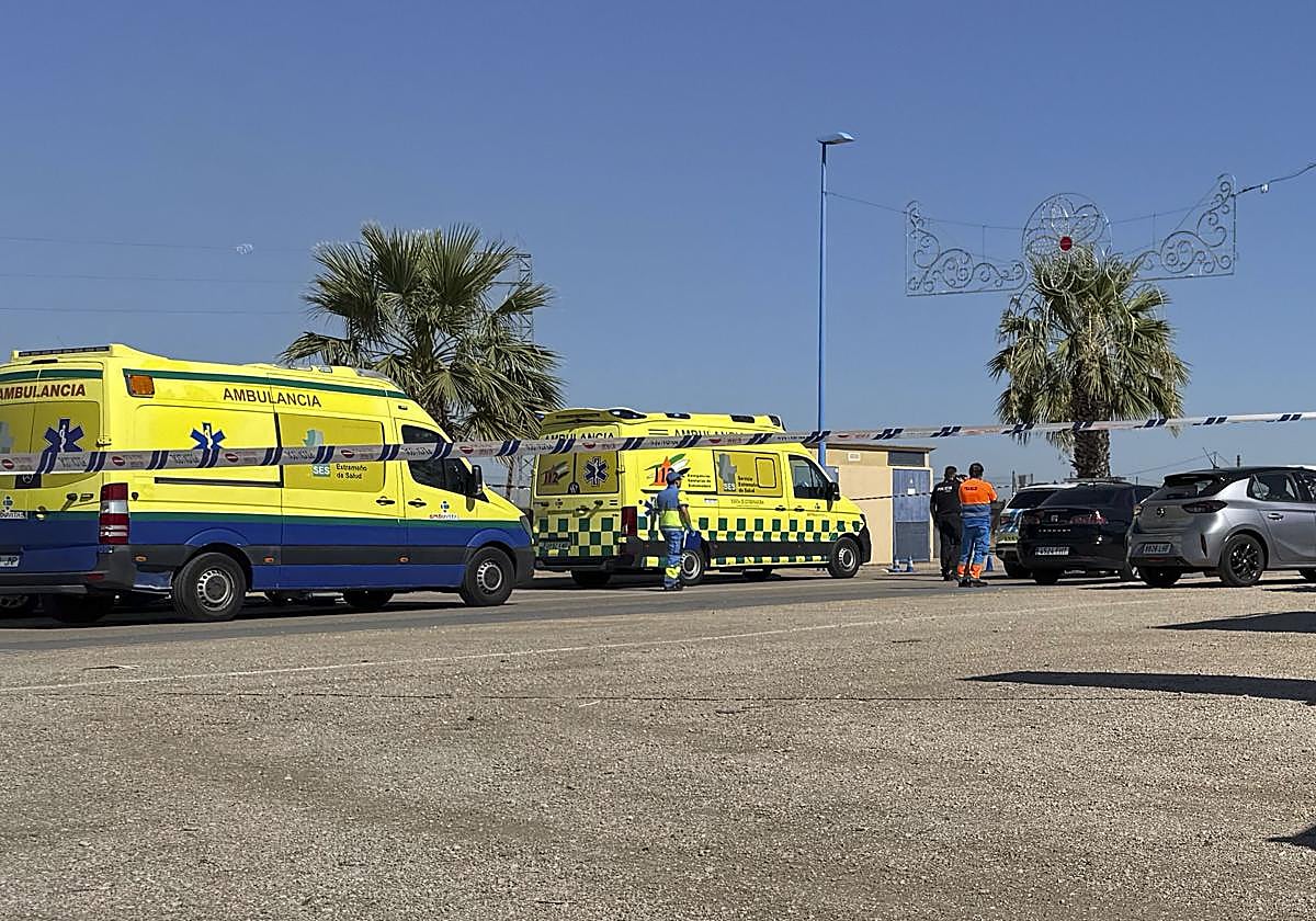 Ambulancias desplegadas en el lugar de los hechos.