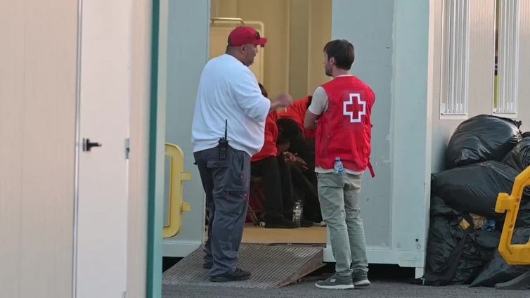 Salvamento Marítimo rescata a 47 migrantes y los trasladan a El Hierro