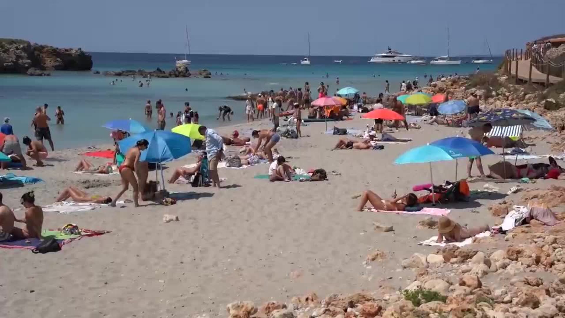La ola de calor se extiende y la alerta se amplía a trece comunidades