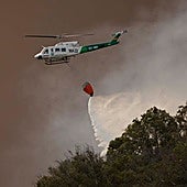 Un centenar de aviones de extinción de incendios se quedará en tierra este fin de semana si el Ministerio no lo remedia