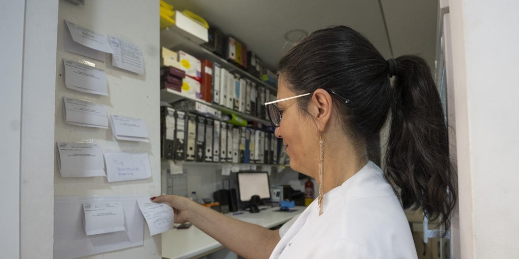 De espaldas a la era digital: ocho de cada diez farmacias españolas funciona con pósits y wasaps