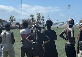 Diario de un educador de menas: «Las familias les presionan para que falseen su edad, trabajen y envíen dinero»