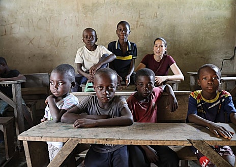 Imagen secundaria 1 - El milagro de la vuelta al cole en el Congo