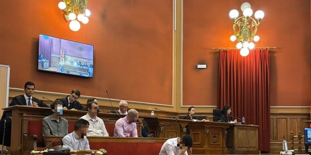 Los mensajes de Whatsapp acorralaron a la manada de Castelldefels: «Hay que subir el nivel de las tías, sólo feas»