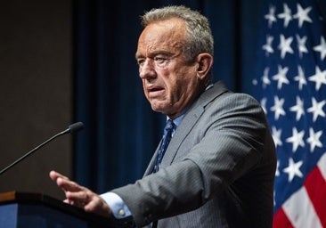 El panel elegido por Robert Kennedy Jr. comienza a restringir las vacunas infantiles y su calendario en EE.UU.