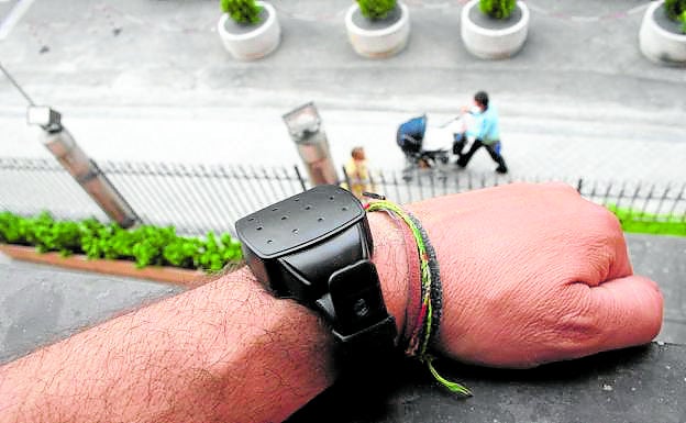 Jueces, sobre el fiasco de las pulseras antimaltrato: «Se ha confiado ciegamente en un dispositivo que no funciona»