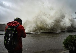 El supertifón Ragasa, el más potente en un lustro, golpea el sur de Asia