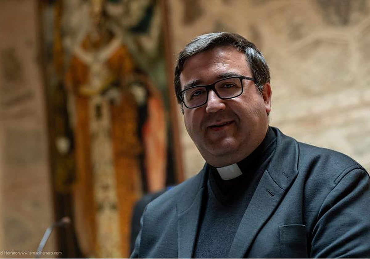 Carlos Loriente, el sacerdote detenido en Torremolinos por posesión de tusi