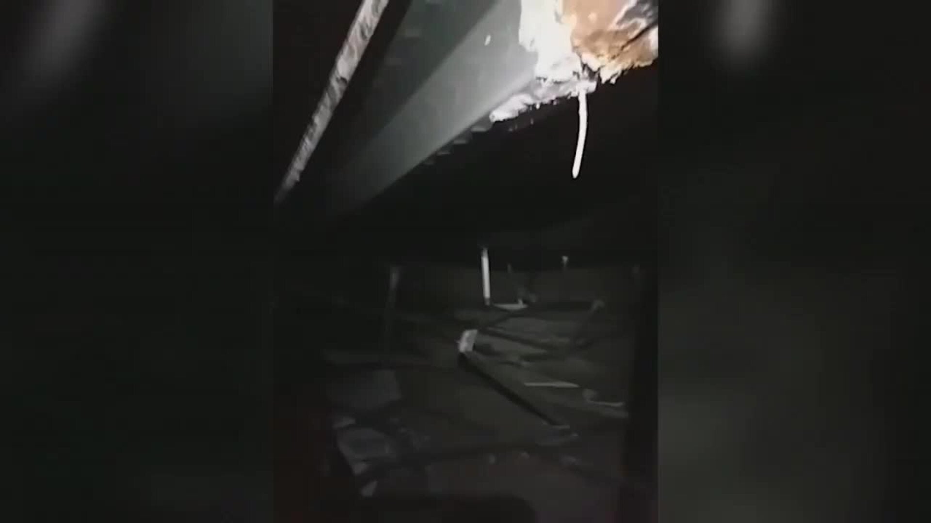 Un internado en Indonesia se derrumba mientras los estudiantes rezaban dentro