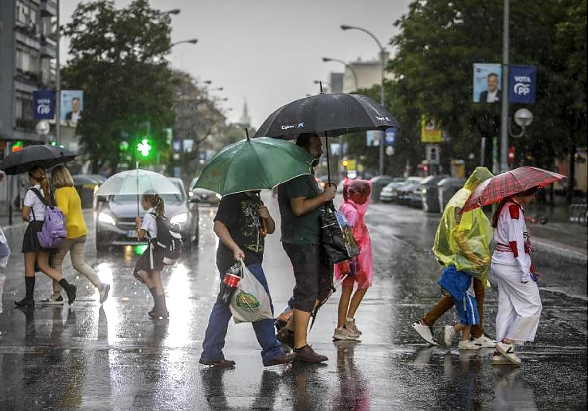 La Aemet lanza un aviso especial en España por fuertes lluvias e  inundaciones: zonas en situación