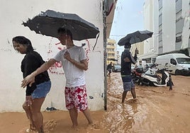 Cortes eléctricos y carreteras anegadas tras un diluvio de dos horas en Ibiza