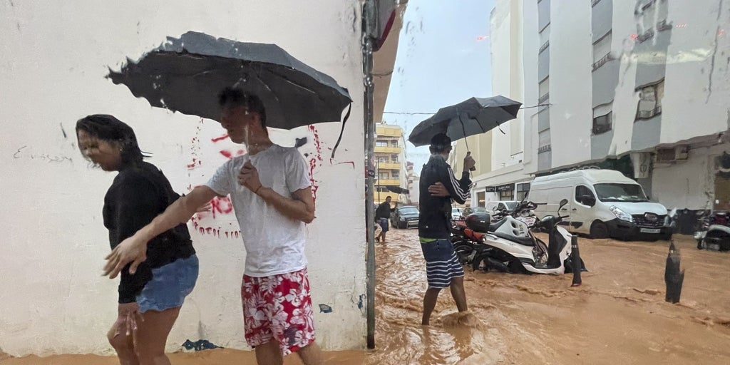 Ibiza se enfrenta a un diluvio que afecta a centros de salud y causa cortes eléctricos