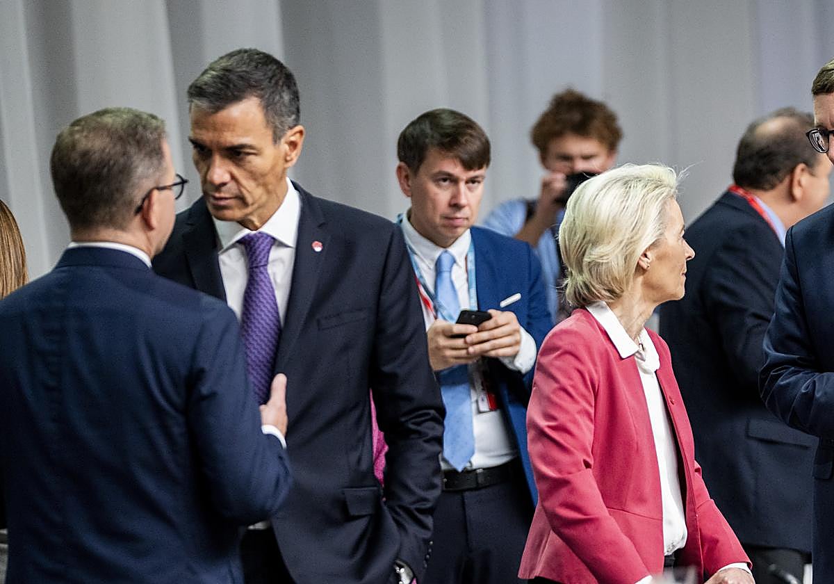 Pedro Sánchez y Ursula Von Der Leyen coinciden en la reunión de la Comunidad Política Europea la semana pasada