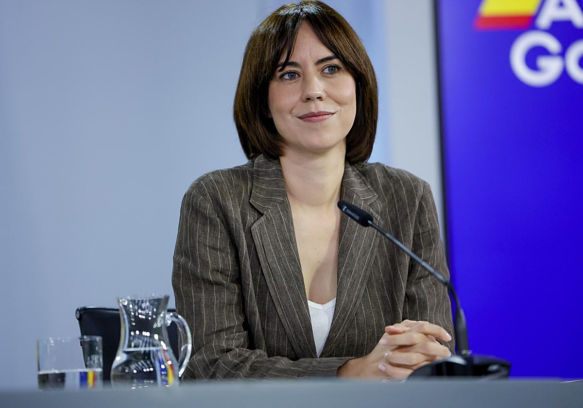 La ministra de Ciencia, Diana Morant durante la rueda de prensa posterior a la reunión del Consejo de Ministros, este martes en el Palacio de la Moncloa