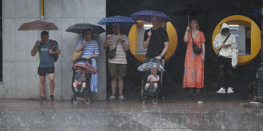 La Aemet activa el aviso rojo en estas zonas de España por la borrasca Benjamín: lluvias abundantes y fuertes vientos