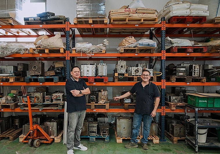 Paiporta año 1: la historia del plástico que le ganó al barro