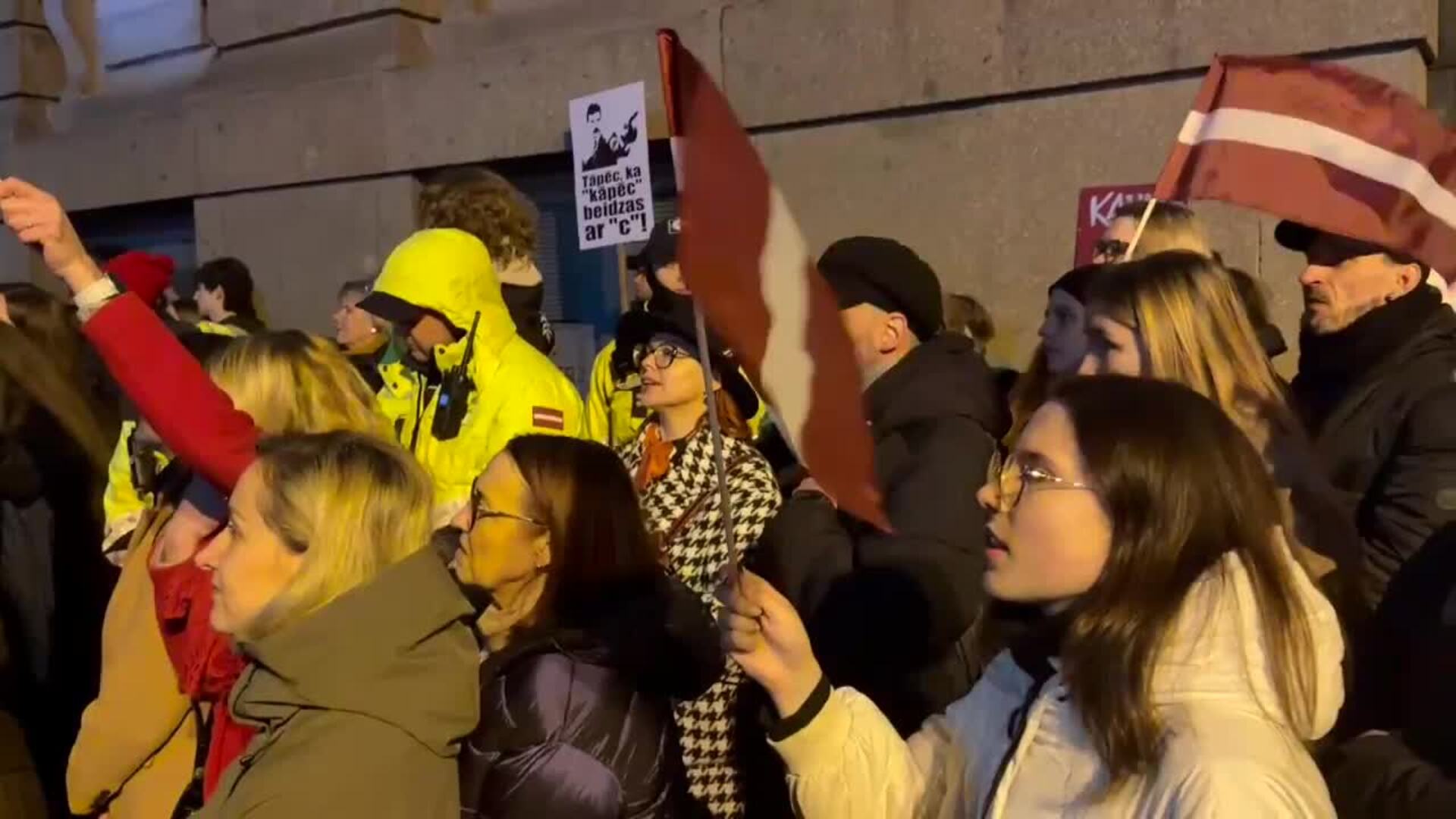 Más de 10.000 letones protestan contra la salida del Convenio de Estambul