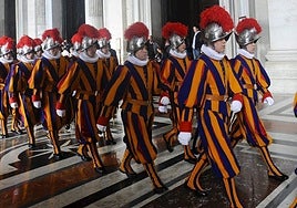 La Guardia Suiza investiga a un soldado por un incidente antisemita en el Vaticano