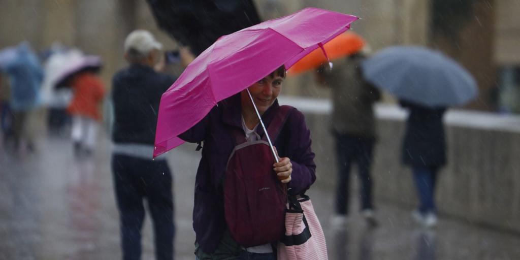 La Aemet avisa a España por una borrasca atlántica que dejará fuertes lluvias y tormentas: estas son las zonas afectadas