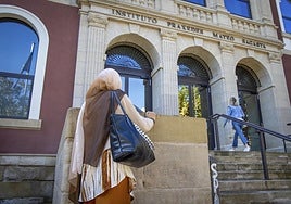 La Policía iraní deja de imponer el velo femenino, aunque su uso siga siendo obligatorio
