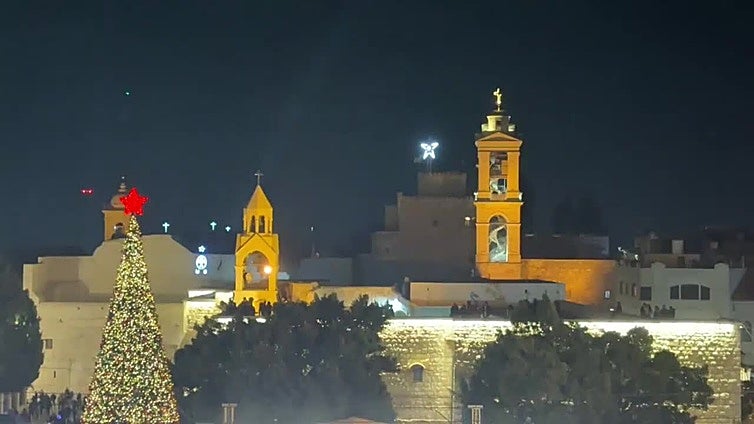 Fiesta en Belén con la encendida del árbol navideño, pero con el recuerdo de Gaza
