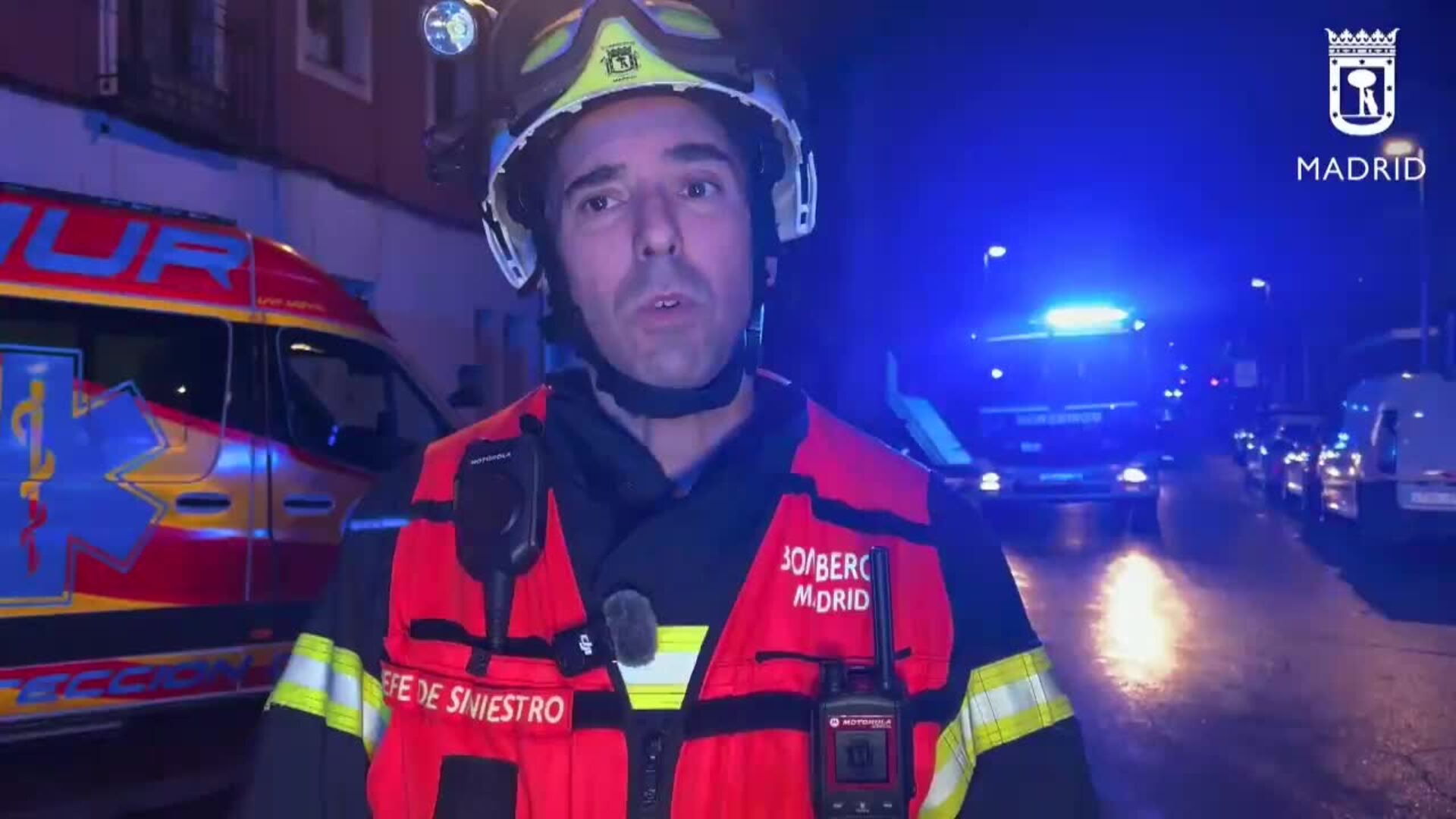 Rescatan a los 19 ocupantes de un edificio en Madrid por incendio en cuarto de contadores