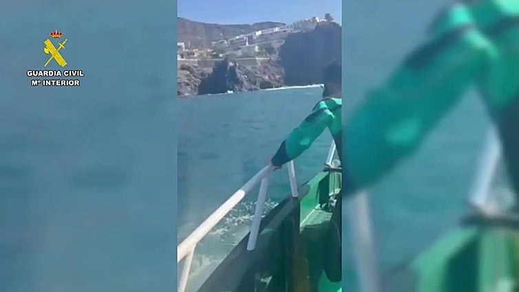 Imágenes del dispositivo de búsqueda de la Guardia Civil en Los Gigantes (Tenerife)