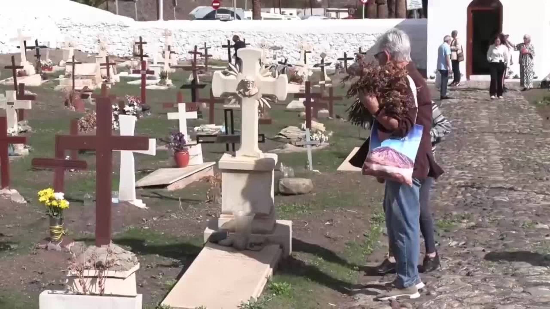 Nueva piel para un cementerio contiguo a la playa de Las Teresitas (Tenerife) que ha resistido a la especulación