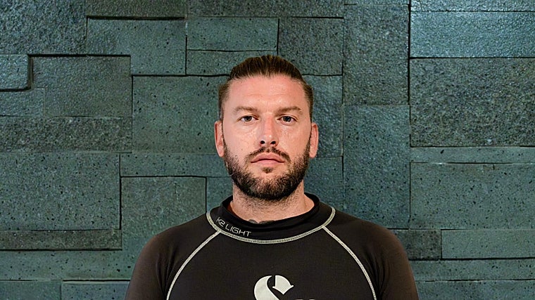 Santi Tinoco, el buzo español que participa en el rescate de la familia