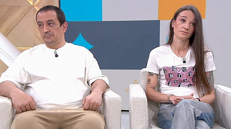 Simón Pérez y Silvia Charro durante una entrevista