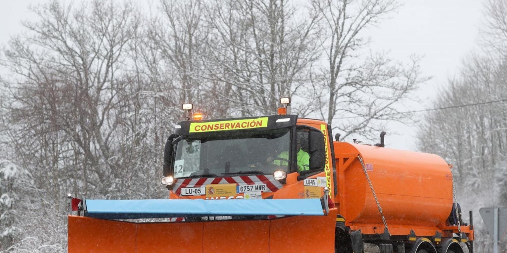 El temporal de viento y nieve ya deja camiones embolsados, clases canceladas y restricciones al tráfico en el norte