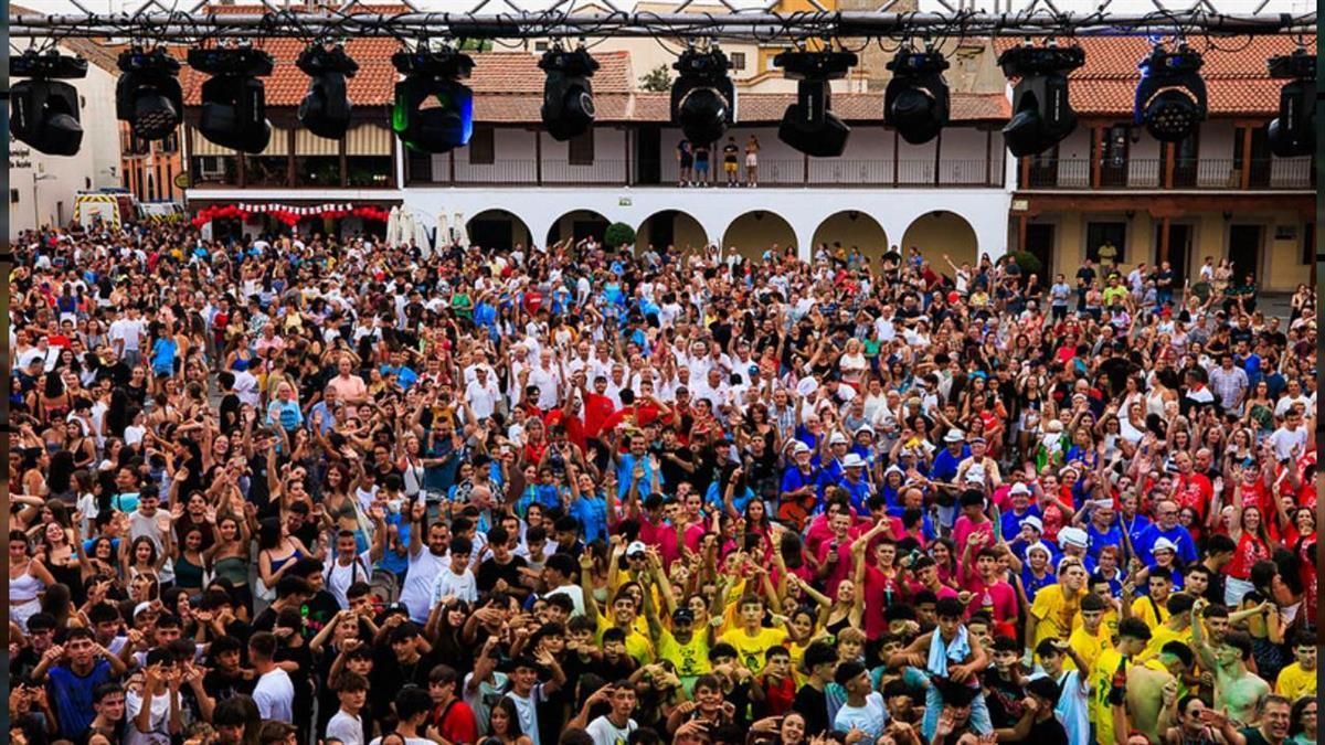 Las peñas disfrutando de las fiestas