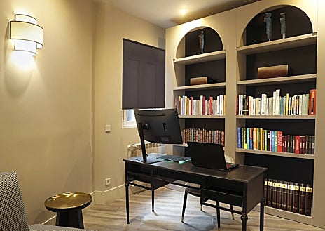 Imagen secundaria 1 - Salón, despacho y baño de cortesía del piso de lujo