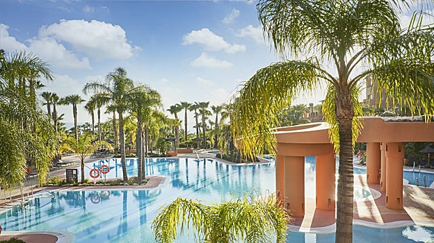 Royal Hideaway Sancti Petri es un ressort de lujo donde disfrutar de unas vacaciones exclusivas.