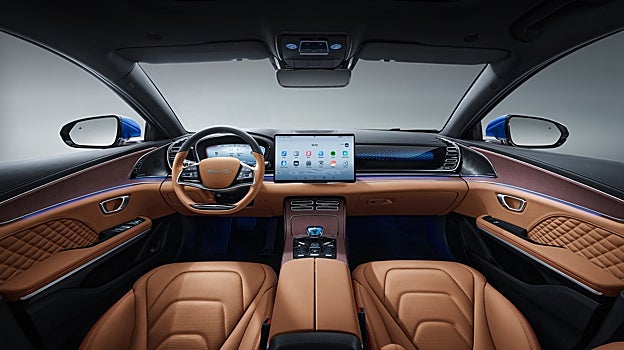 El interior es confortable, elegante y tecnológico