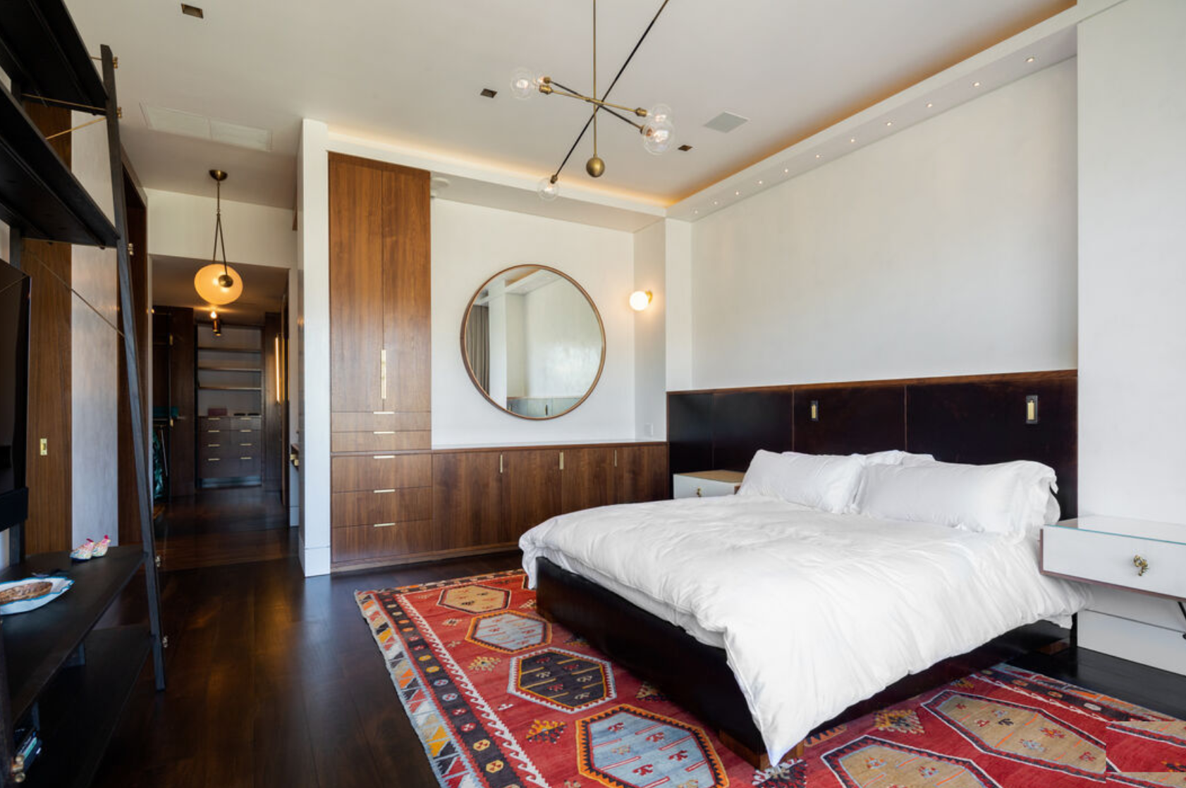 La vivienda dispone de dos amplios dormitorios 