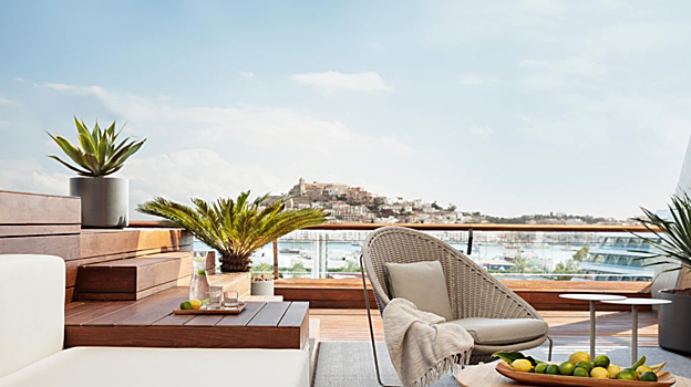 Imagen de la terraza de la Ibiza Luxury Gran Suite