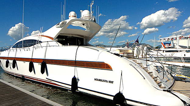 Imagen del yate de lujo Mangusta 108