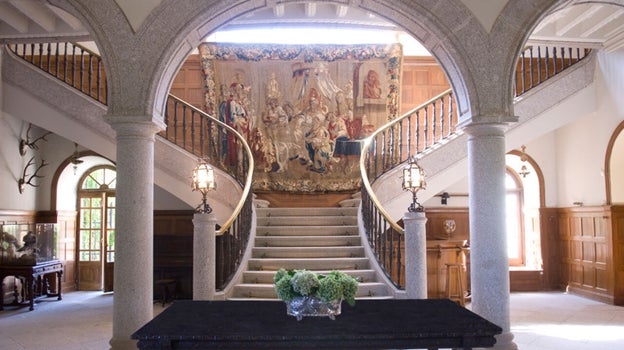 La escalinata del palacio El Rincón, donde se celebrará la boda de Tamara e Iñigo.