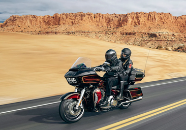 Cinco motos de lujo para disfrutar de largos viajes por carretera en pareja este verano