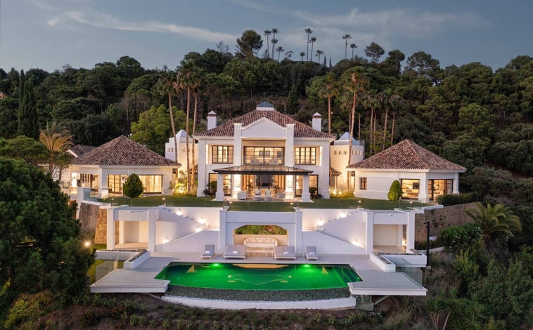 Imagen principal - Algunas de las villas que Marbella Mountain Resort gestiona en la Costa del Sol y que eligen millonarios de todo el mundo para descansar y contar con mayor autonomía, tranquilidad y personalización de los servicios añadidos.