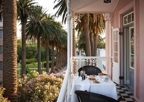 Imagen secundaria 1 - Belmond Mount Nelson es un hotel colonial situado en Ciudad del Cabo, en Sudáfrica. 