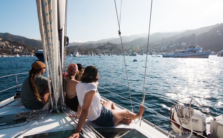 Imagen principal - Este verano, alquilar un barco puede ser una opción perfecta para descansar.