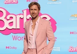 Cómo llevar el traje en tonos pastel como Ryan Gosling