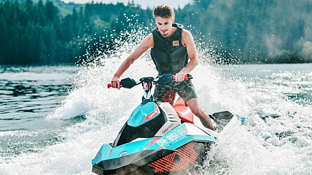 Infórmate bien antes de alquilar una moto de agua