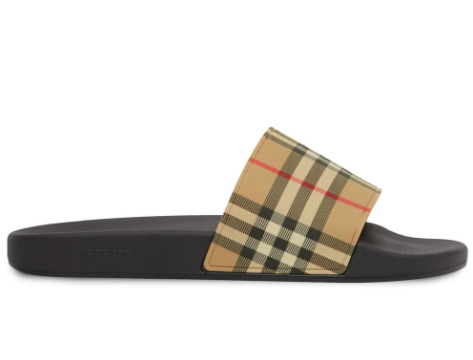 Para los amantes de los gustos clásicos están pensadas estas chanclas de Burberry que cuentan con el estampado de cuadros clásico de la firma británica. Precio: 303 euros.