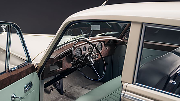 En el interior se han utilizado materiales reciclados  y se han incorporado novedades tecnológicas