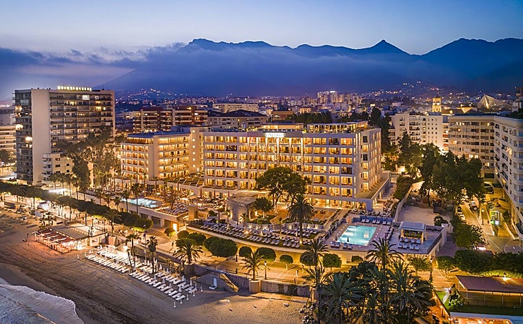 Imagen principal - El Fuerte es uno de los cinco estrellas míticos de Marbella.