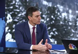 El plumas "low cost" con el que Pedro Sánchez ha aparecido en Davos