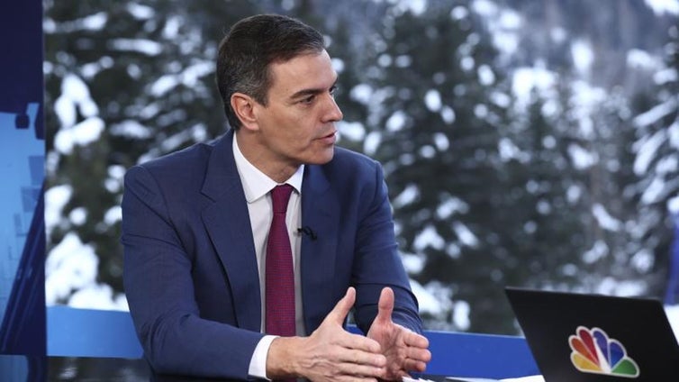 El plumas "low cost" con el que Pedro Sánchez ha aparecido en Davos